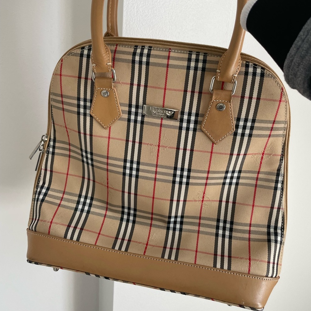 **MINT CONDITION** Burberry Blue Label Purse